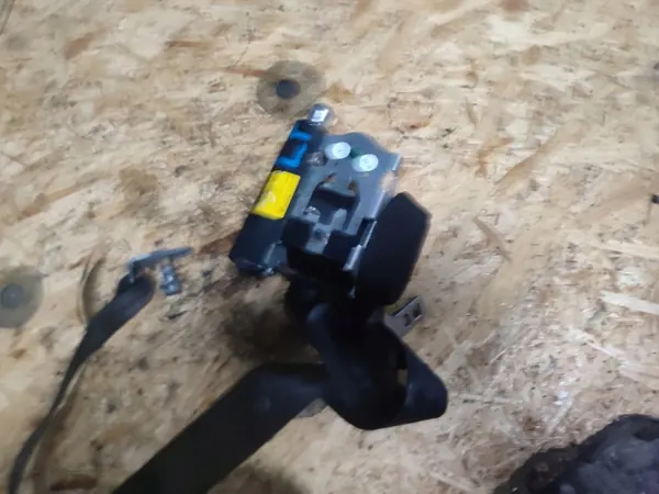 Volvo S60 II säkerhetsbälte OEM 39800454 Vänster Bak image 4