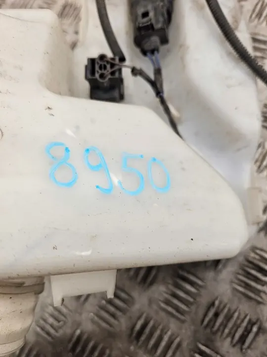 Scheibenwaschbehälter OEM 5Q0955448AE Audi A3 8V image 6