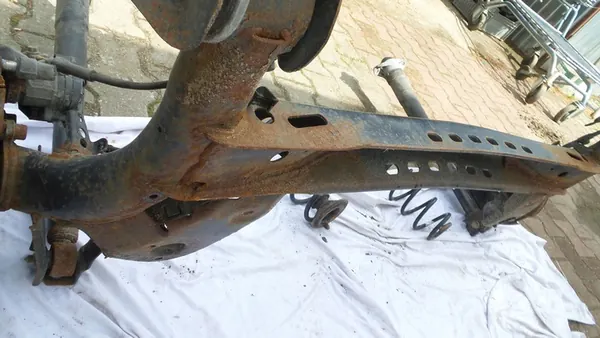 Trave di sospensione posteriore VW Golf 7 Combi Lift image 8