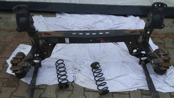 Trave di sospensione posteriore VW Golf 7 Combi Lift image 9