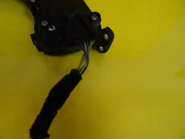 Kaasun asentotunnistin Skoda Fabia I image 3