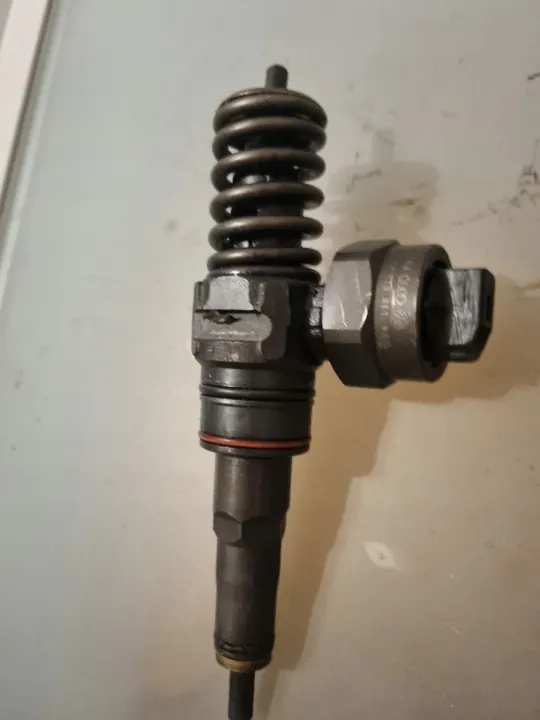 Gebruikte Volkswagen OE 038130073J pomp-injector image 4