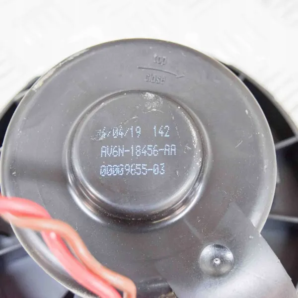 Motor de aquecimento Ford Kuga II 2019 image 6