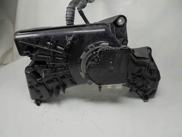 Réservoir AdBlue OEM 172A21630R avec Pompe & Remplissage image 10