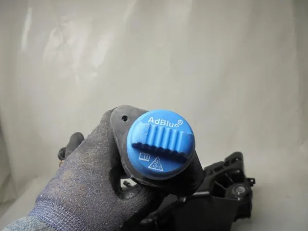 Réservoir AdBlue OEM 172A21630R avec Pompe & Remplissage image 9