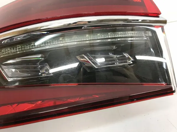 LÁMPARA TRASERA IZQUIERDA SKODA SUPERB III 3 3V9 image 6