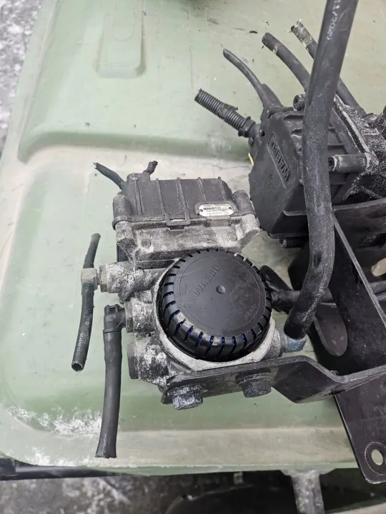 Wabco Taka-akselin Modulaattoriventtiili OEM 4801066070 image 3