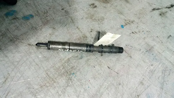 Injecteur Kia Carnival I 2.9 CRDI EJBR02801D image 2