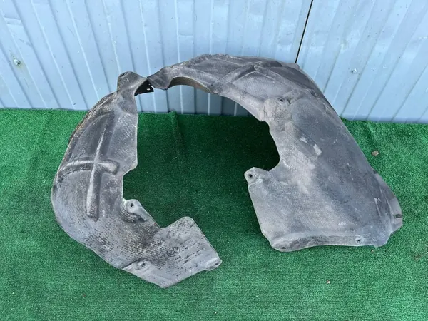 VW Touareg 7P Front Right Wheel Arch 7P6805978A image 2