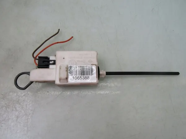 OEM 8200032984 Atuador Tampa Combustível Trafic II/Vivaro image 2