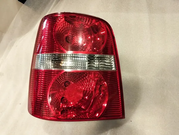 Touran I Vänster Bakljus 1T0945095G image 2