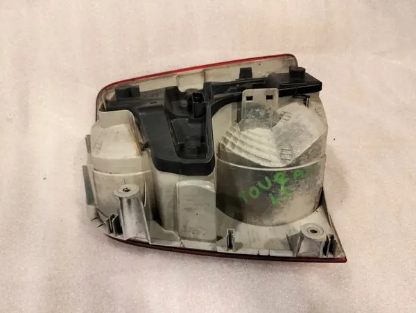 Touran I Vänster Bakljus 1T0945095G image 4