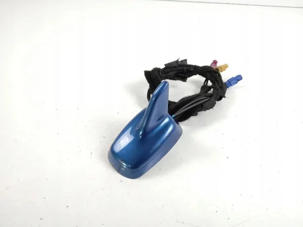 Audi A5 GPS-antenni OEM 8T0035503J - Käytetty image 2