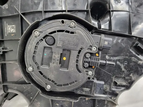 Begagnad AdBlue-tank OEM A2544703101 för Mercedes GLC W254 image 3