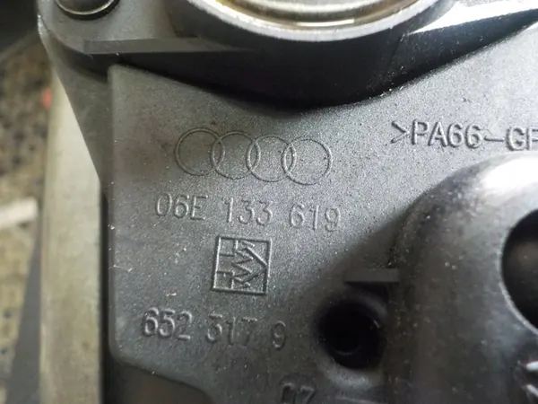 AUDI A4 B8 A5 A6 C6 3.2 FSI Ansaugkrümmer 06E133619 image 4