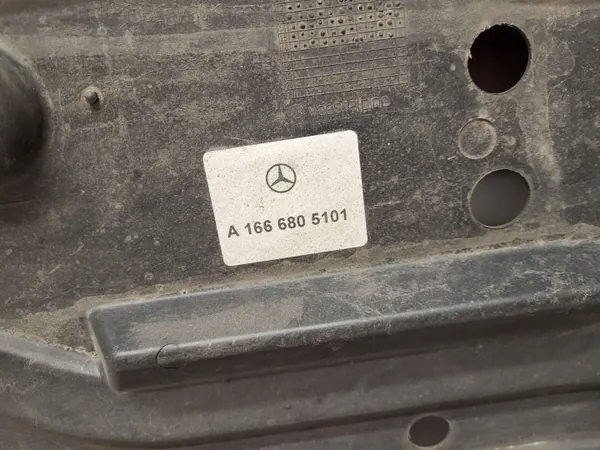 Oikea aluslevy OEM A1666805101 GLE:lle image 7