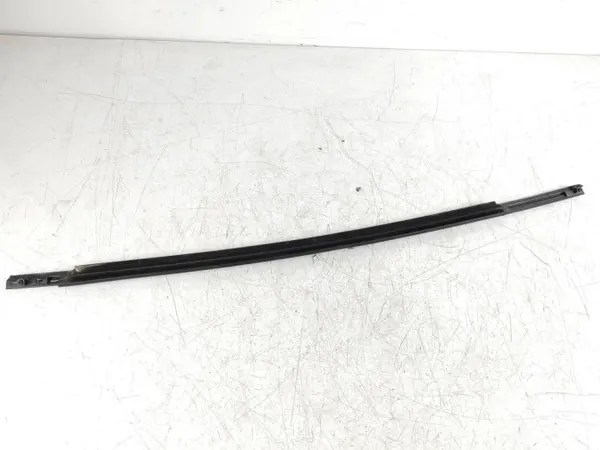 Joint de vitre arrière Ford Mustang Mach-E OEM RZV69890 image 3