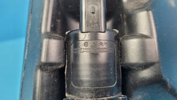 Ruitensproeiervloeistof tank PEUGEOT 308 III P5 9843214980 image 5