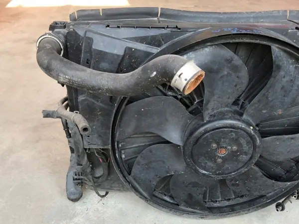 Kylarfläkt OEM A2045000393 Mercedes W212 image 5