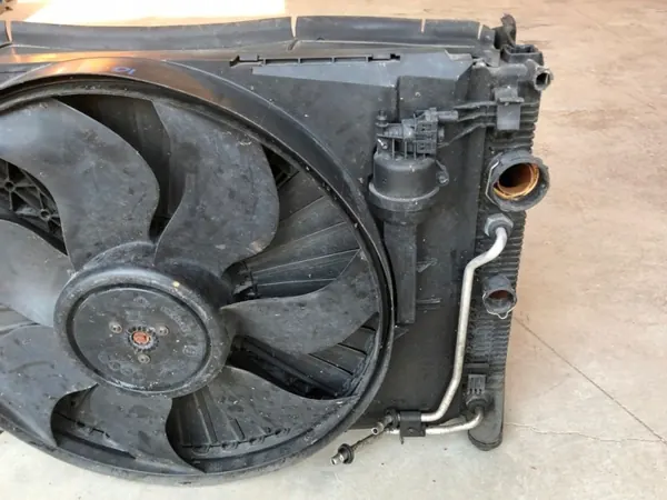 Kylarfläkt OEM A2045000393 Mercedes W212 image 6