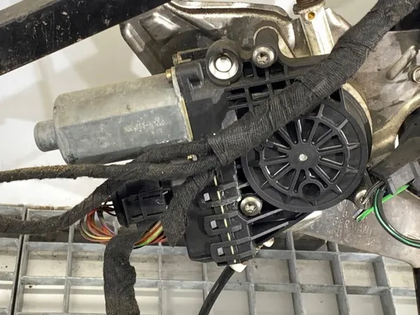 Elevador de vidro dianteiro esquerdo Audi A6 C5 4B0837397 image 3