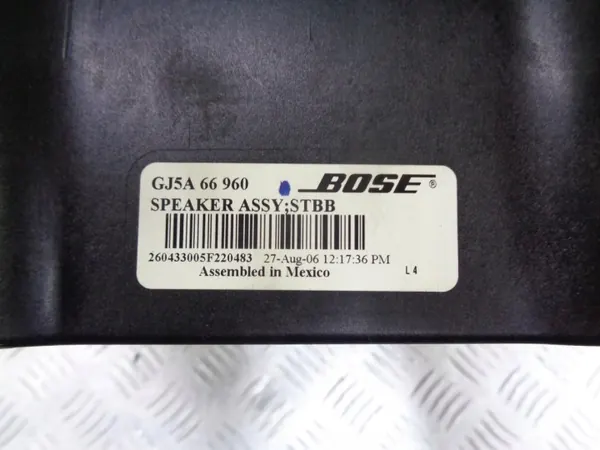Altavoz Subwoofer Bose OEM GJ5A66960 para Mazda 6 image 6