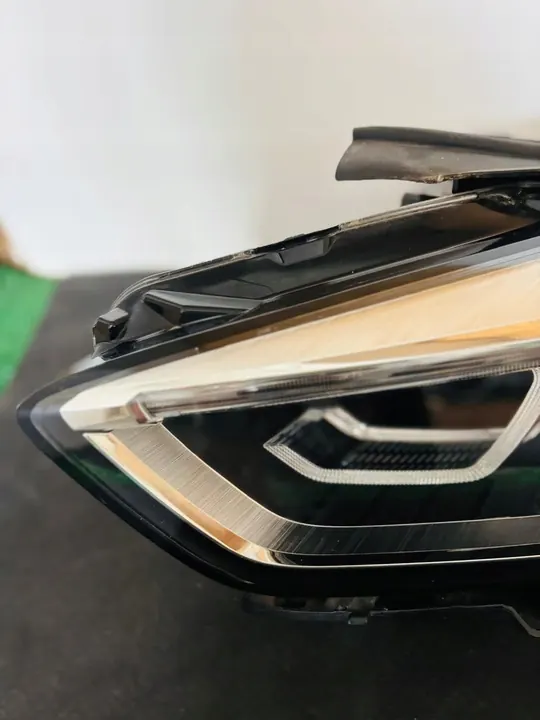 Farol Esquerdo BMW F40 Série 1 LED Europa image 2