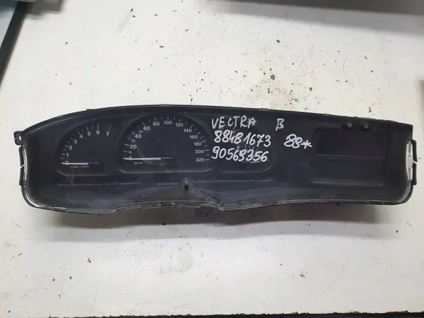 Opel Vectra B Instrumentpanel OEM 88481673 - Begagnad image 2