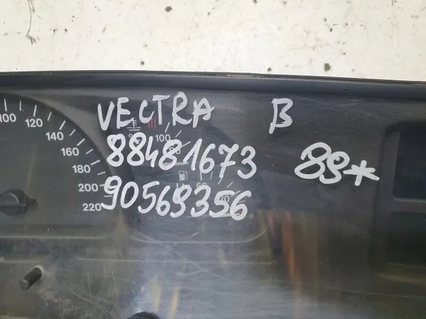 Opel Vectra B Instrumentpanel OEM 88481673 - Begagnad image 5