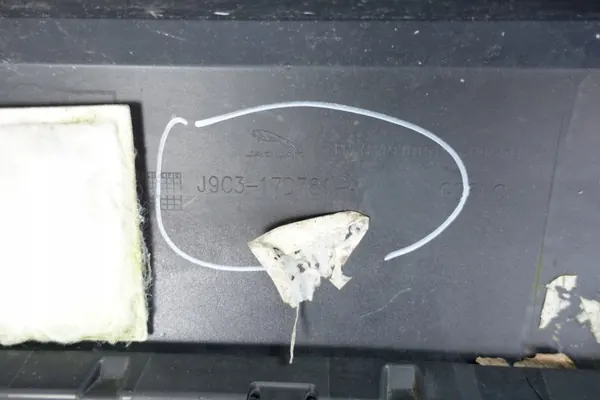 Jaguar E-Pace 2017 takapuskuri OEM J9C3-17D781-A image 10