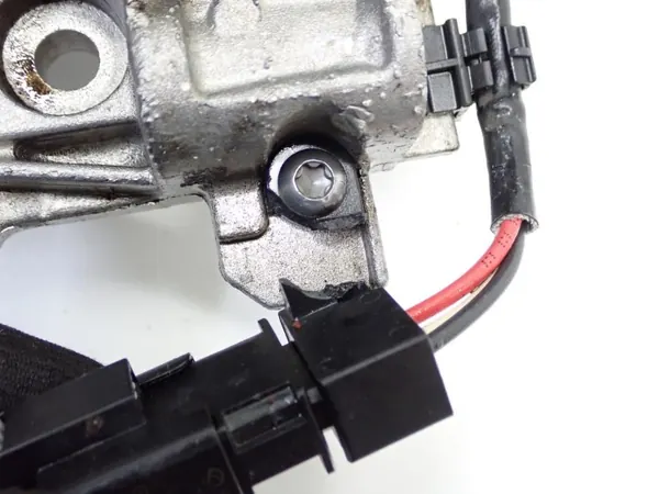 Alojamento Termóstato Bomba Água OEM 8490651 BMW Série 1 image 6