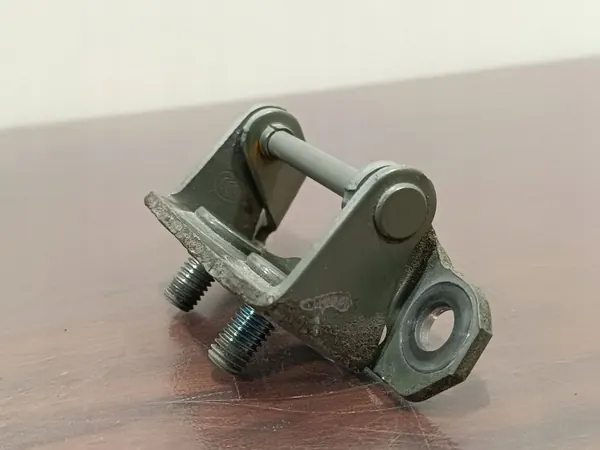 Subaru Forester takaluukun saranat OEM FBZ26175 image 7