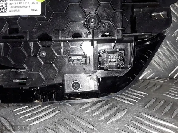 Opel Corsa näyttöruutu OEM 39185456 - Käytetty image 6