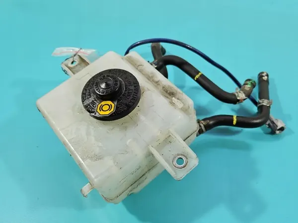 Depósito de líquido de frenos OEM IMPRK1553201 Toyota image 2