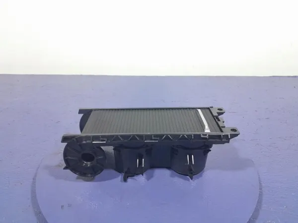 Skoda Octavia IV Getränkehalter OEM 5E3862531A image 2