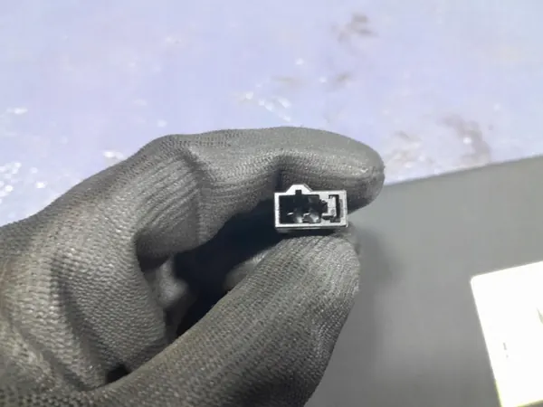Skoda Octavia IV Getränkehalter OEM 5E3862531A image 10