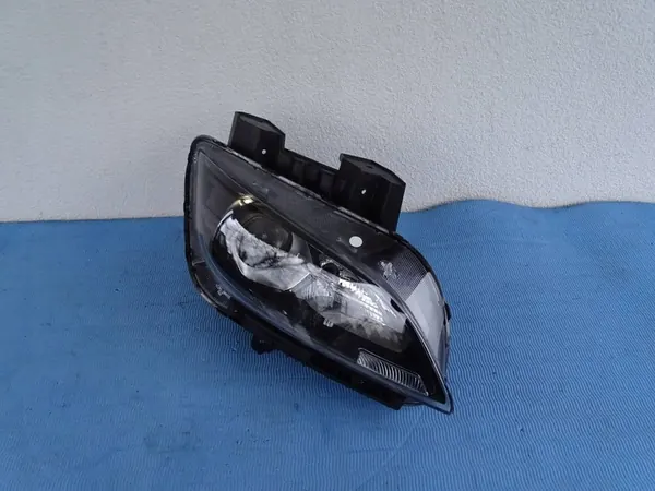 Lámpara delantera derecha Hyundai Kona I 92102J9500 image 2