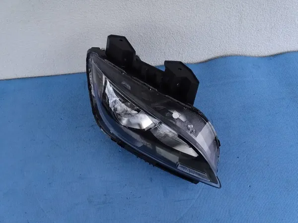 Lámpara delantera derecha Hyundai Kona I 92102J9500 image 3