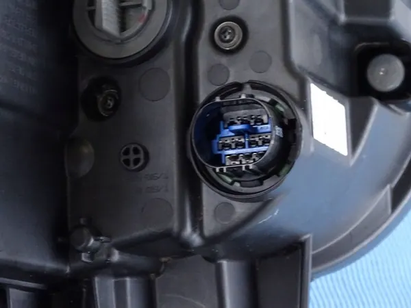 Lámpara delantera derecha Hyundai Kona I 92102J9500 image 5