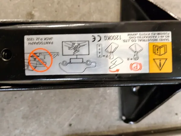 Macaco trapezoidal Mazda CX-5 1200kg Peça OEM image 3
