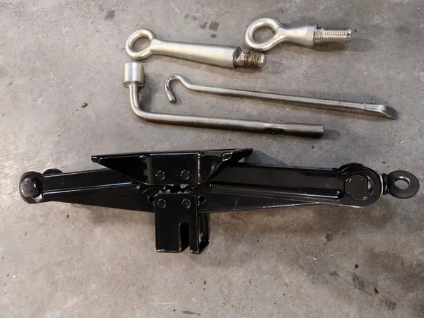 Macaco trapezoidal Mazda CX-5 1200kg Peça OEM image 4
