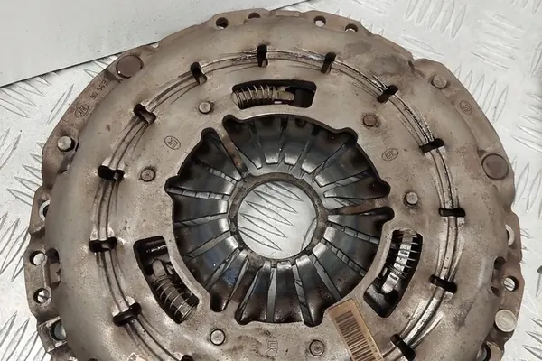 BMW 3 TOURING Kytkin Kompletti 2.0L Diesel image 2