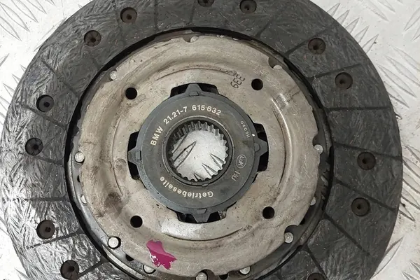 BMW 3 TOURING Kytkin Kompletti 2.0L Diesel image 3