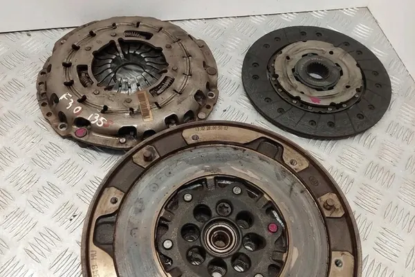 BMW 3 TOURING Kytkin Kompletti 2.0L Diesel image 6