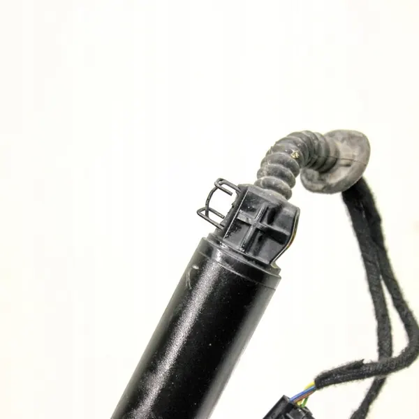 Skoda Octavia Mk3 Vänster Sida OEM 5E9827851B image 4