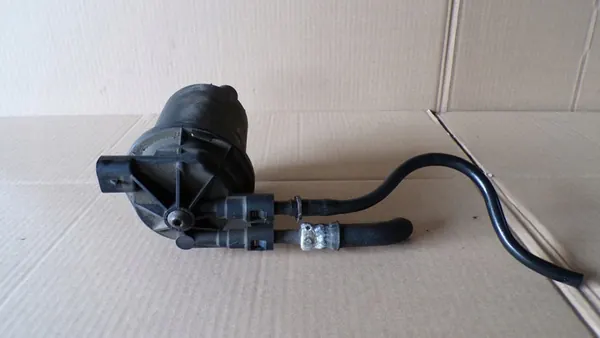 Corsa C 1.7D Polttoainesuodattimen Kotelo 9227756 image 3