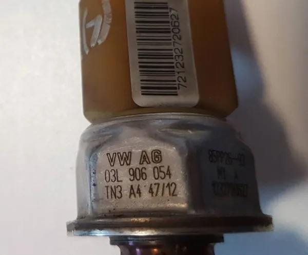 Sensor pressão combustível Audi OE 03L906054 image 4