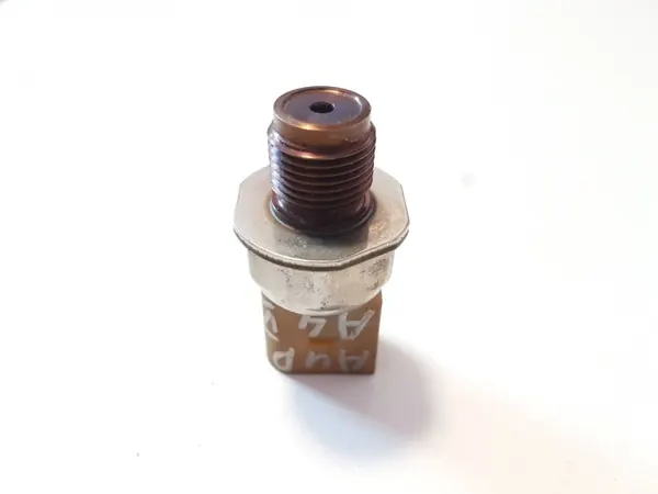Sensor pressão combustível Audi OE 03L906054 image 6