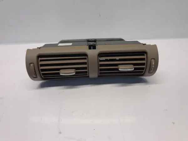 Mercedes C W203 Mittel-Luftgitter OEM 2038303554 image 2