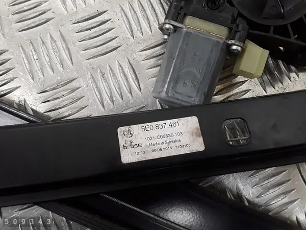 Skoda Octavia Fensterheber OEM 5e0837461 image 4